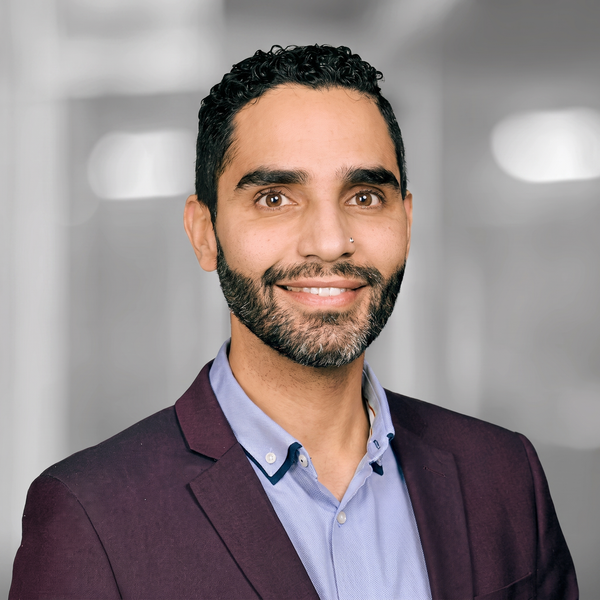 Dr. Javier Morales